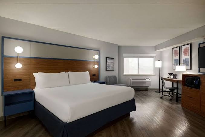 AmericInn by Wyndham Lincoln South