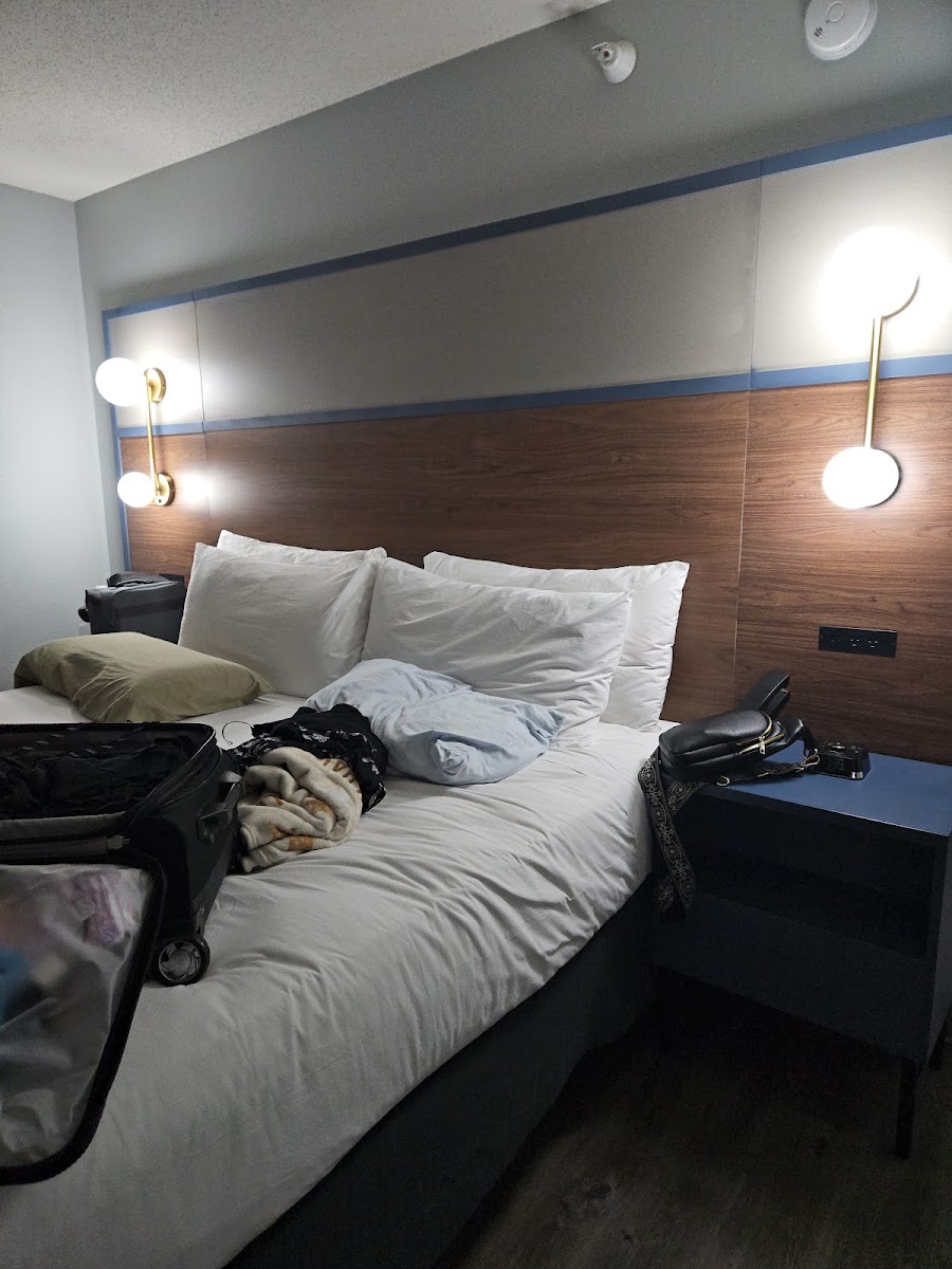 AmericInn by Wyndham Lincoln South