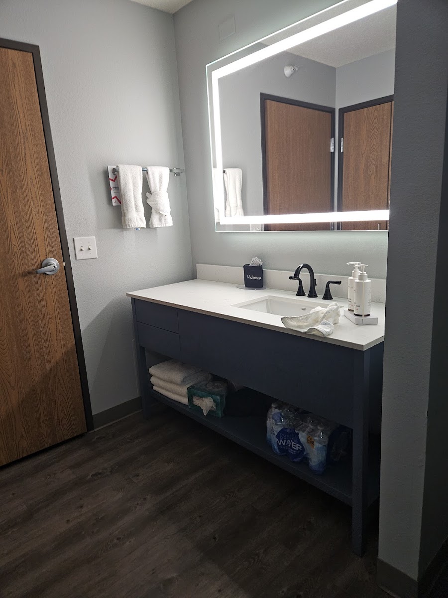 AmericInn by Wyndham Lincoln South