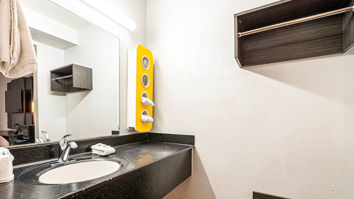Motel 6 Wethersfield, CT - Hartford