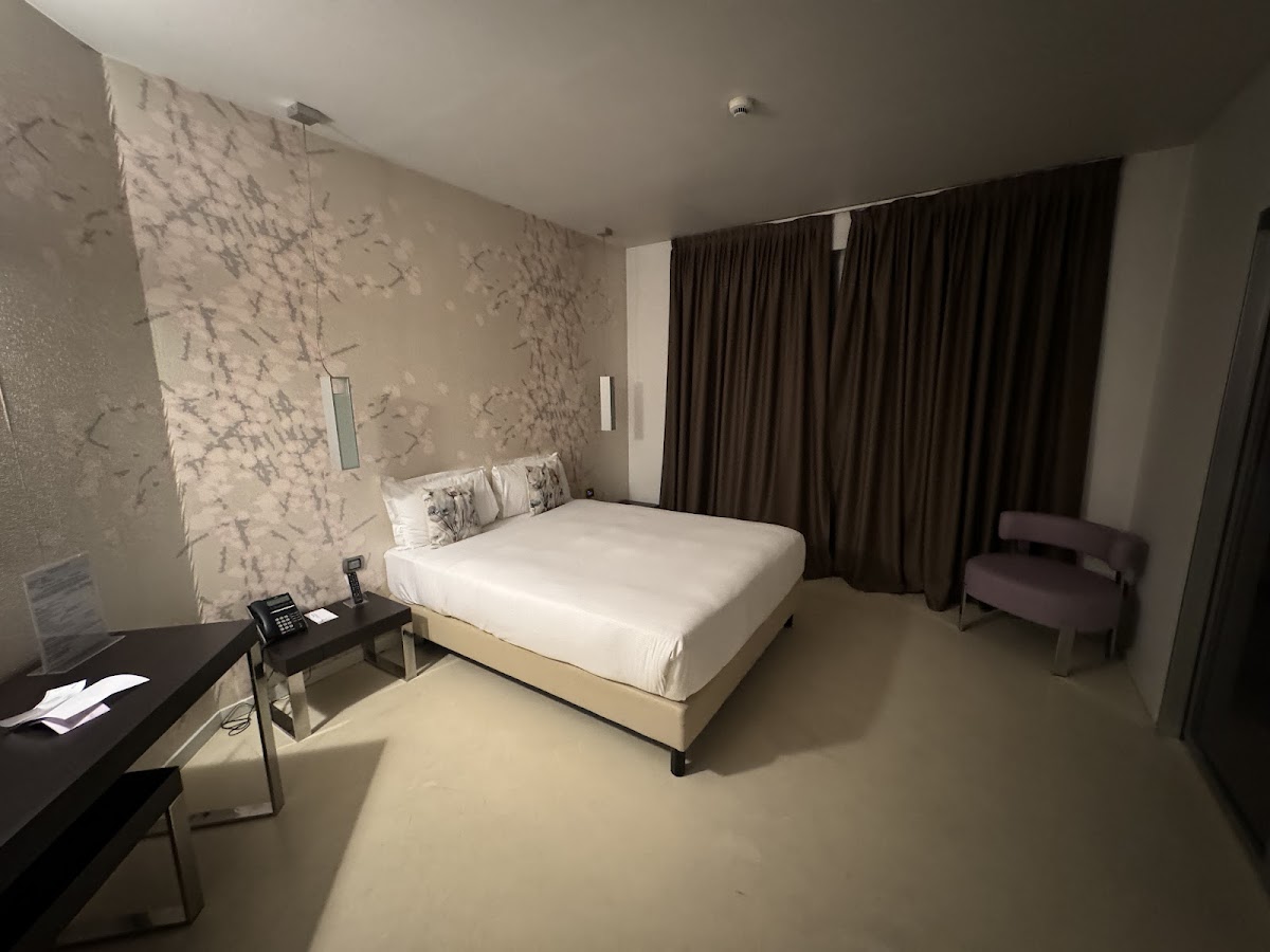 For You Hotel