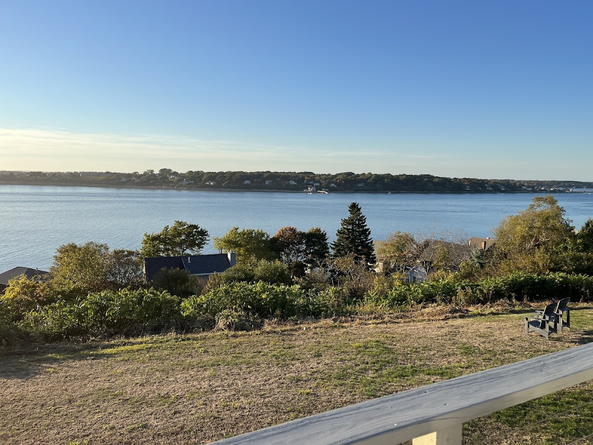 Log Cabin Island Inn