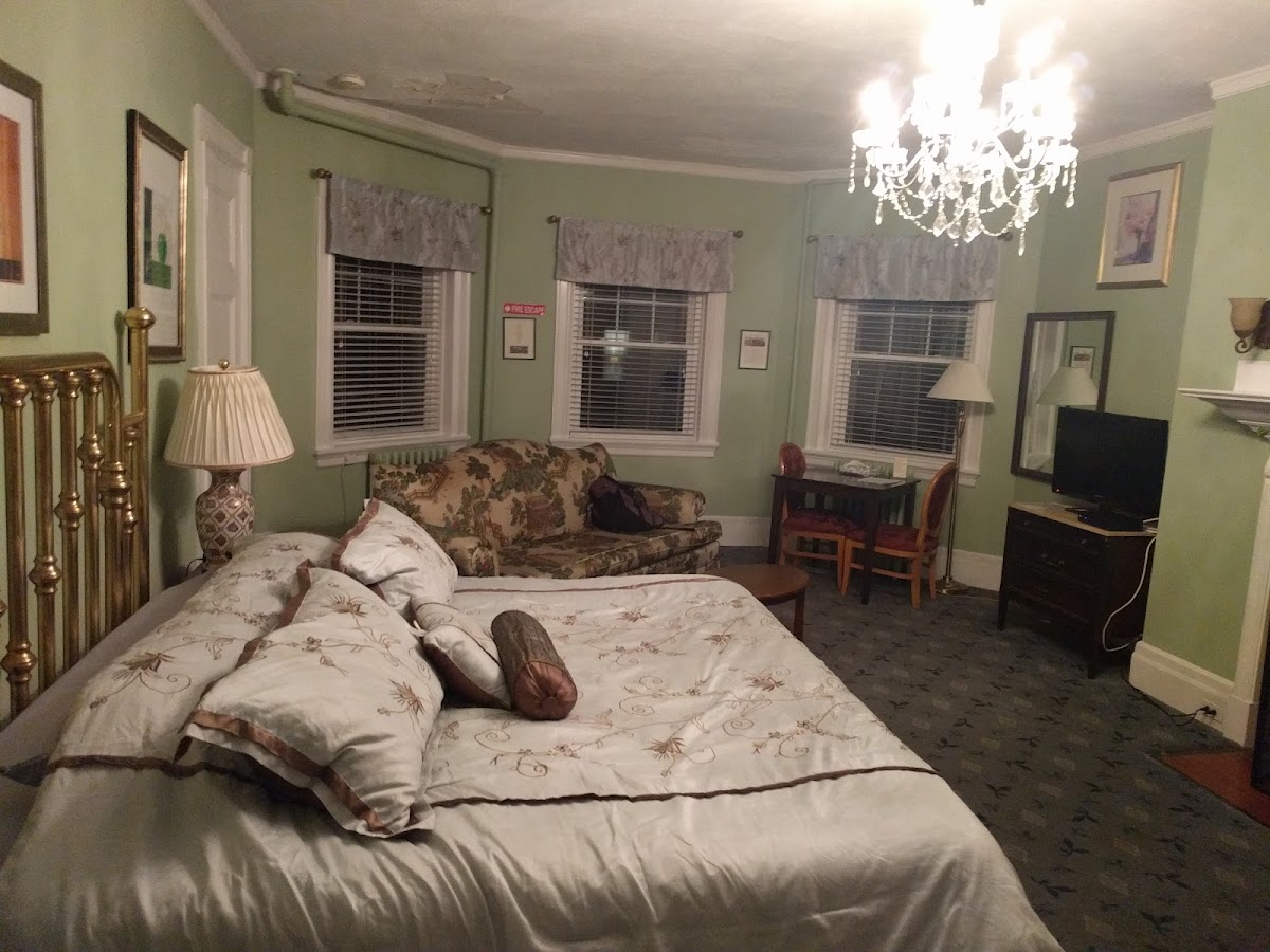 463 Beacon Street Guest House