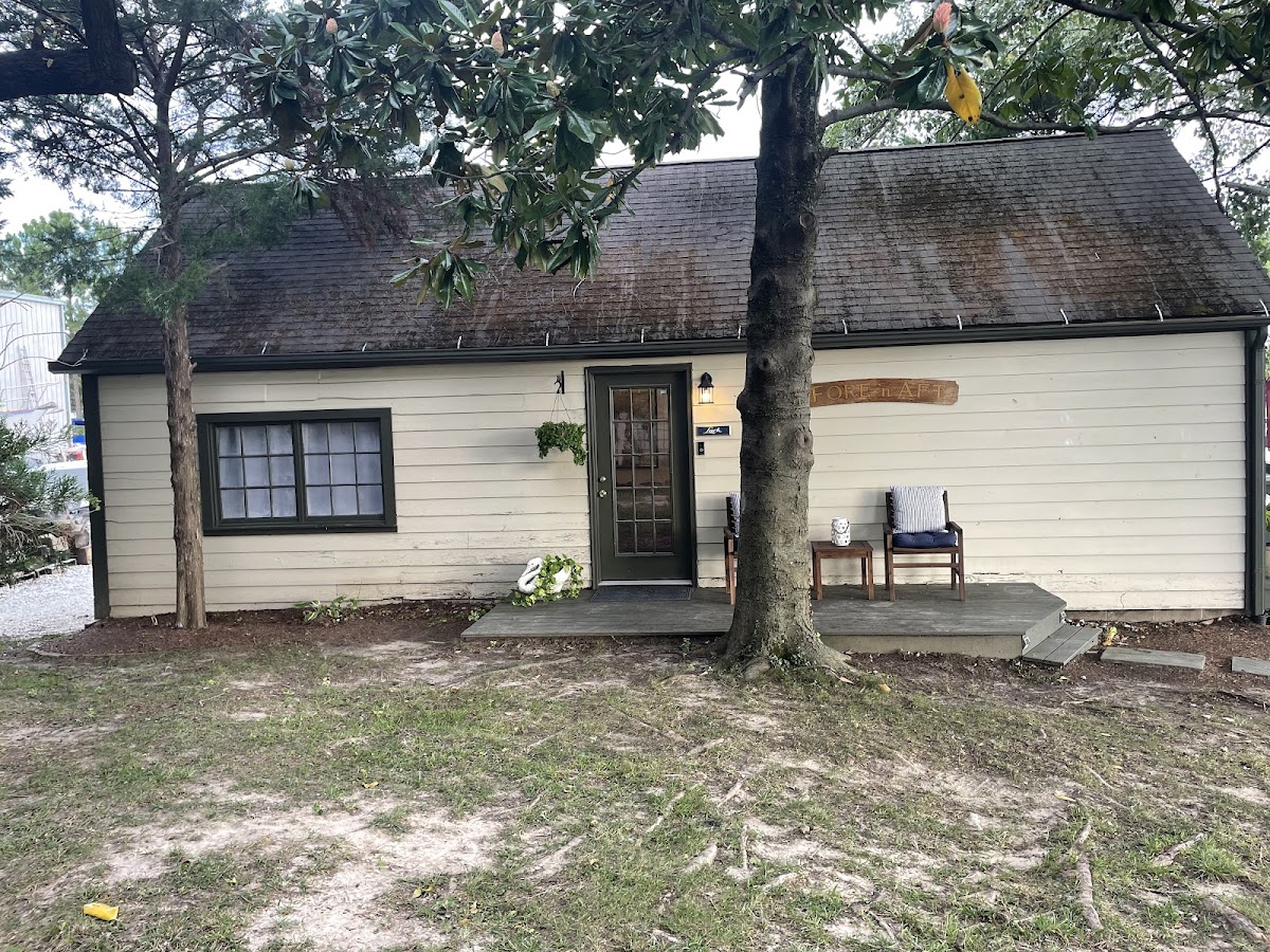 Log Canoe Inn