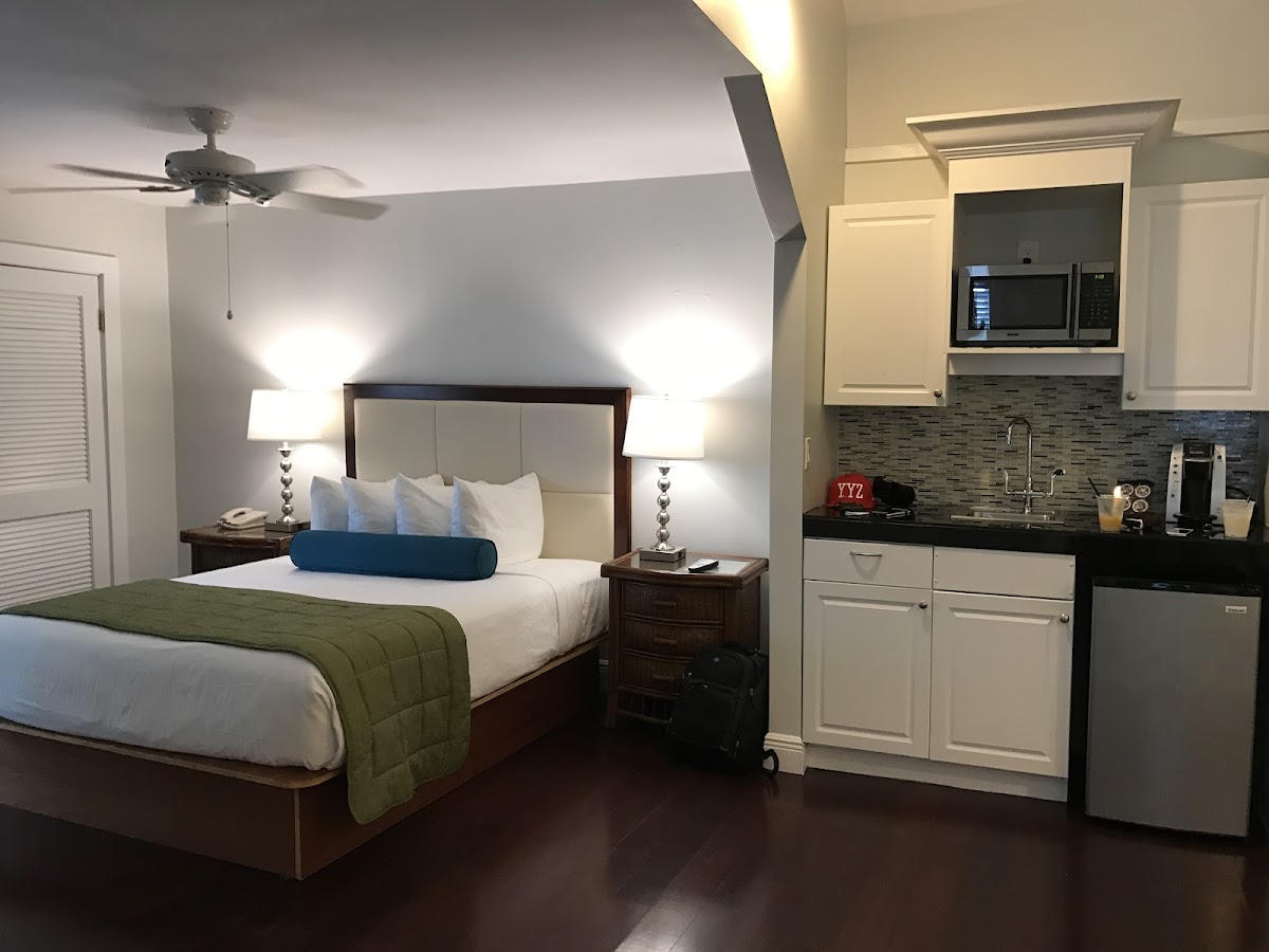 Lighthouse Hotel - Key West Historic Inns