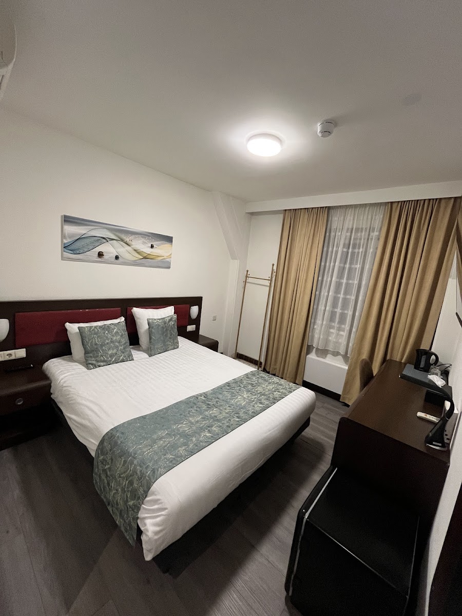CN Hotel Arnhem Central Station