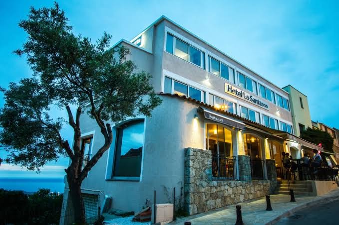 Hôtel Restaurant La Santa