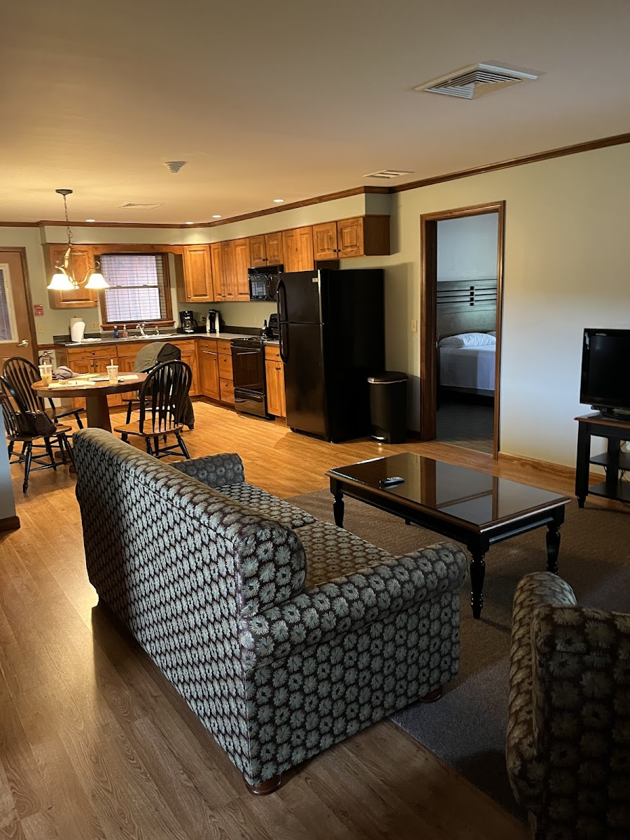 Redwood Inn & Suites