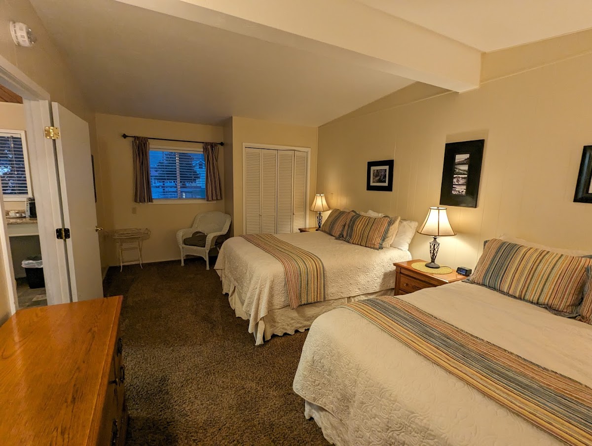 Redwood Suites