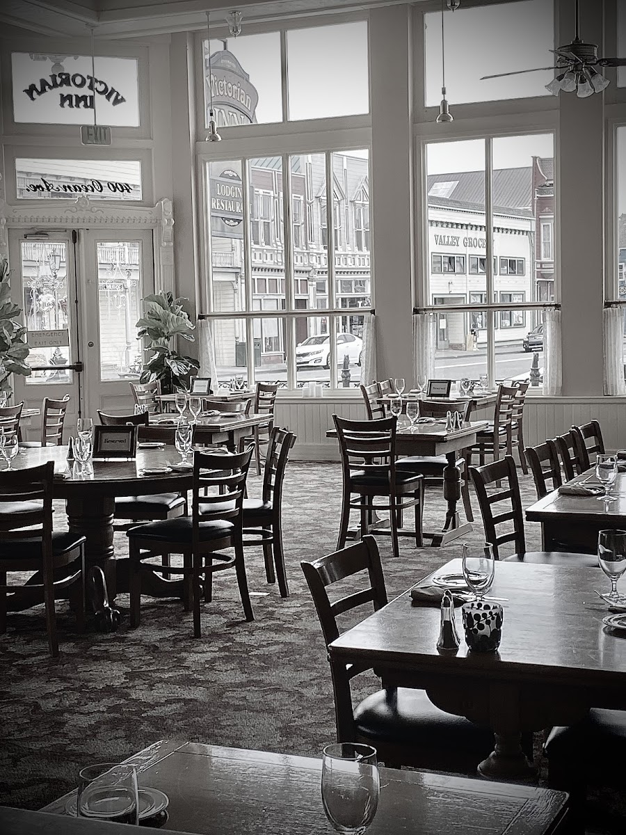 Redwood Suites