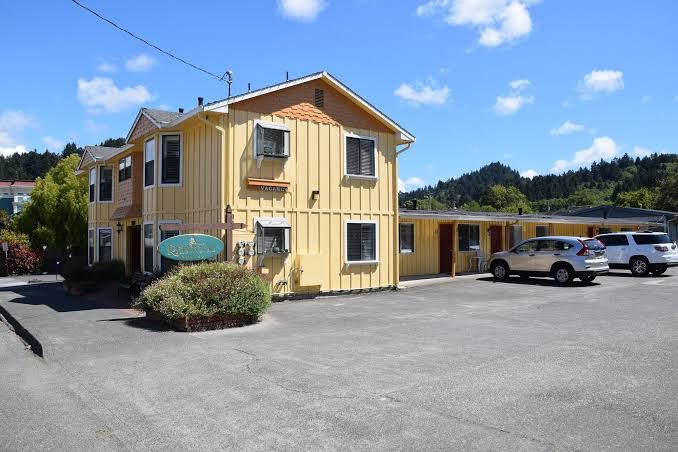 Redwood Suites