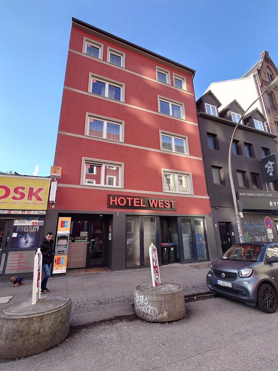 Centro Hotel West