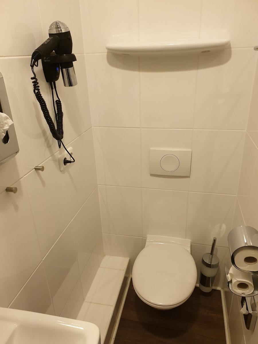 Centro Hotel West
