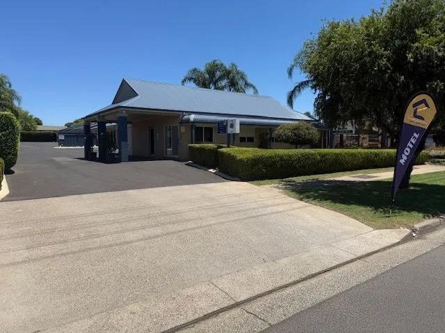 Edward Parry Motel