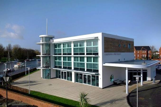 Captains Club Hotel & Spa