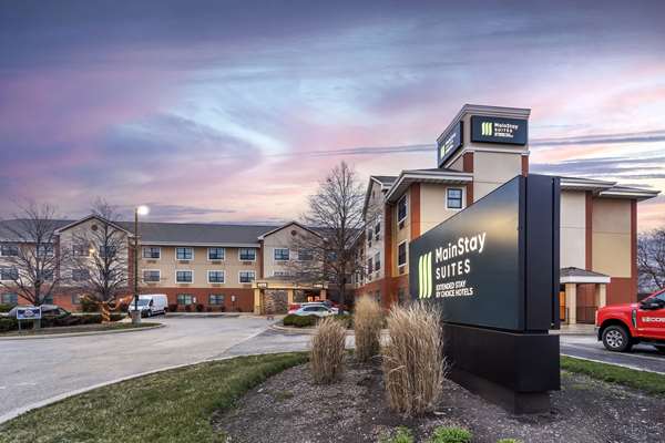 MainStay Suites Chicago Hillside