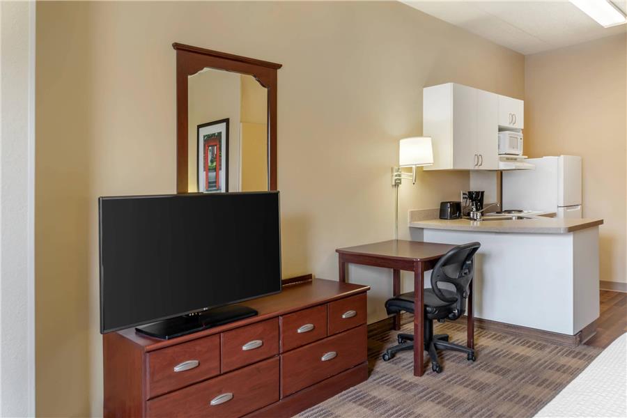 MainStay Suites Chicago Hillside