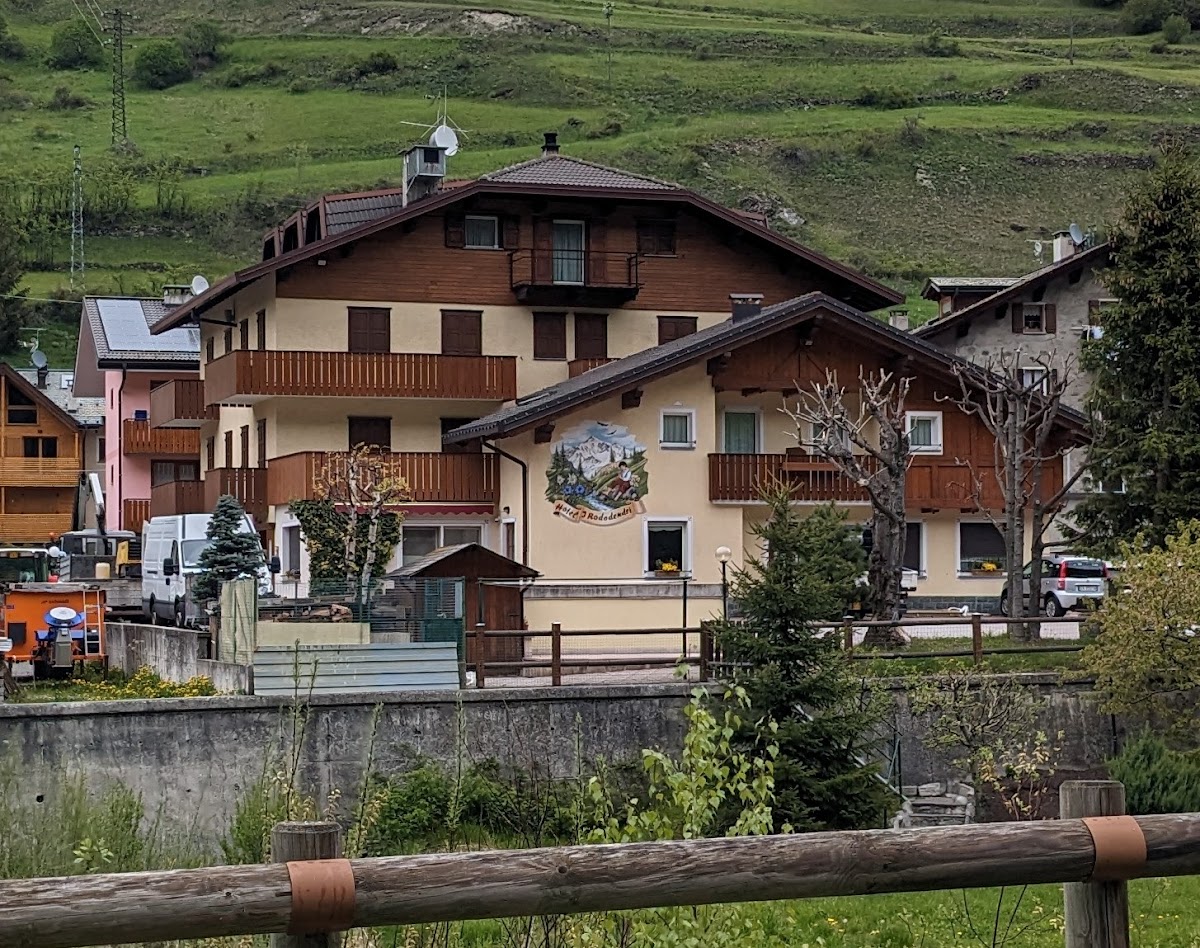Hotel I Rododendri