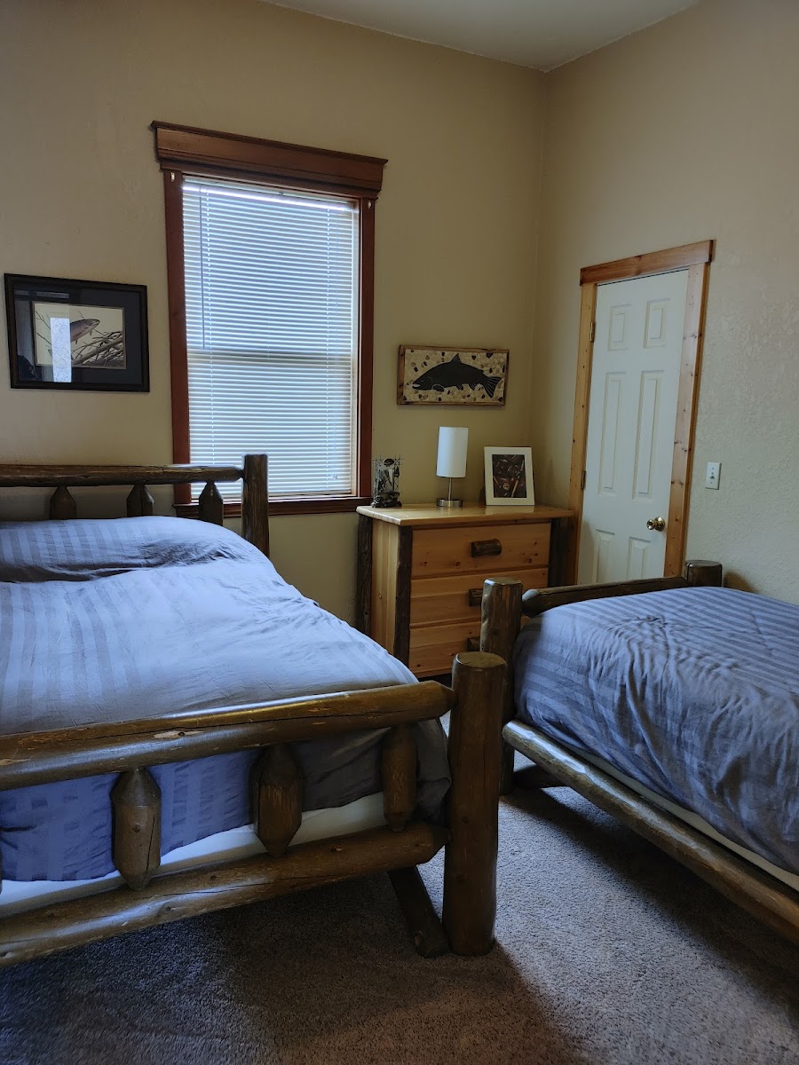 Lenore Lodge