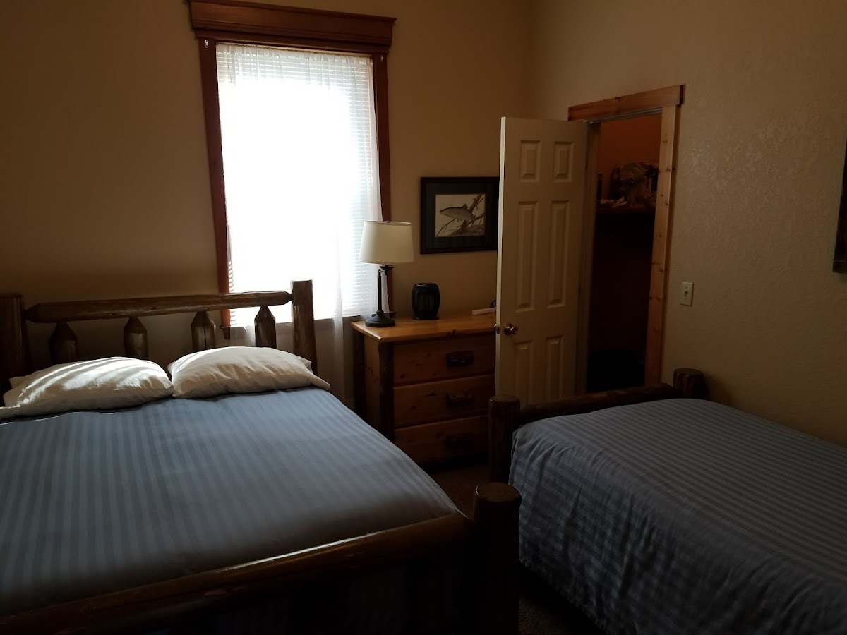 Lenore Lodge