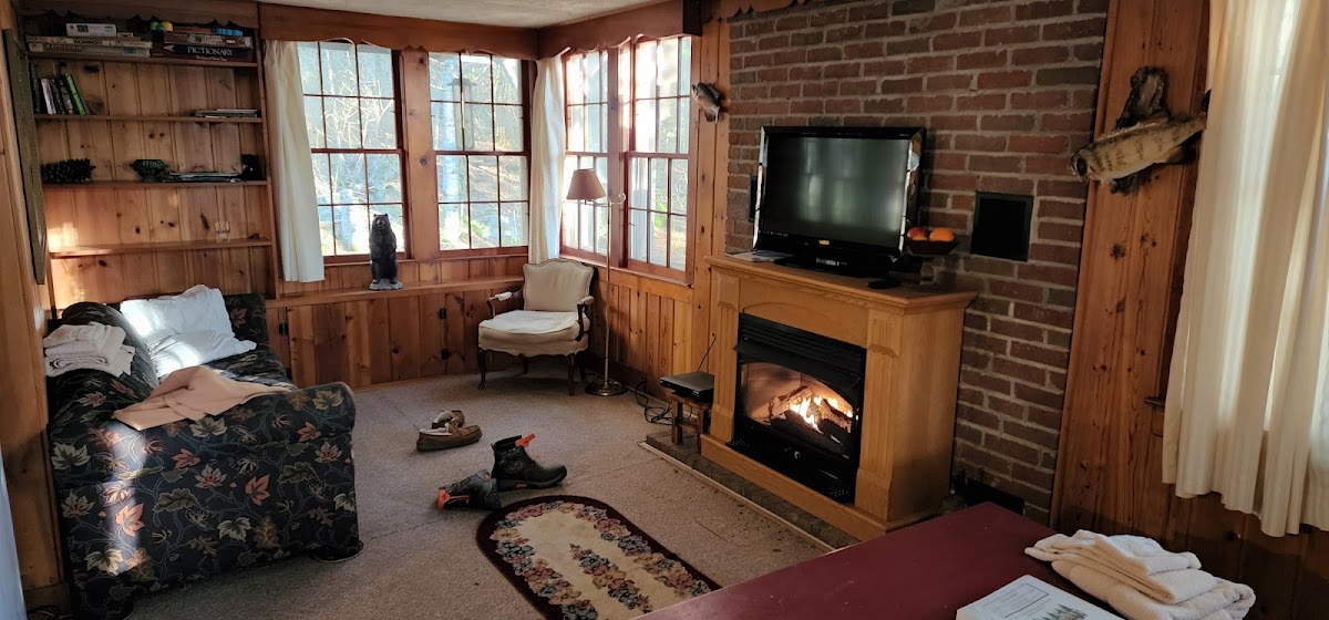 Pine Point Lodge, Resort & Motel