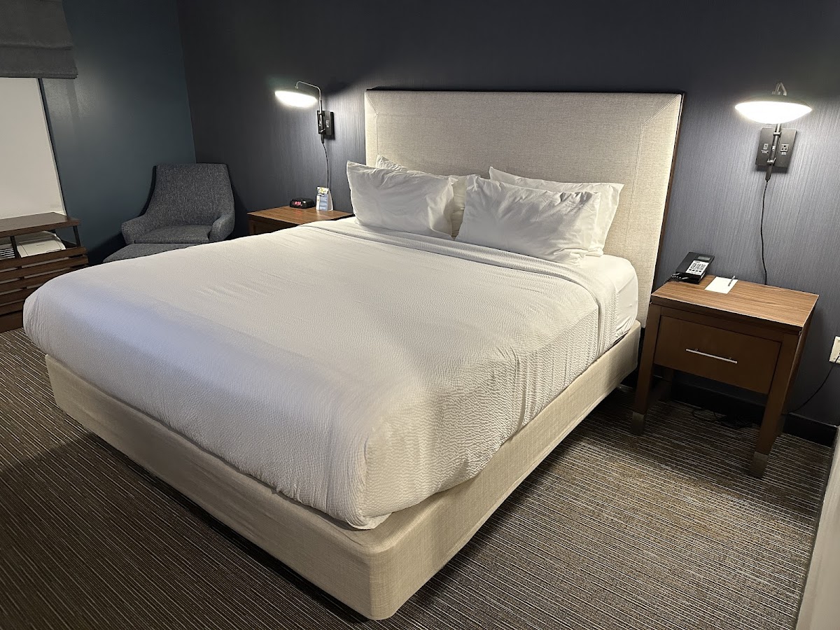 Courtyard by Marriott Seattle SeaTac Airport