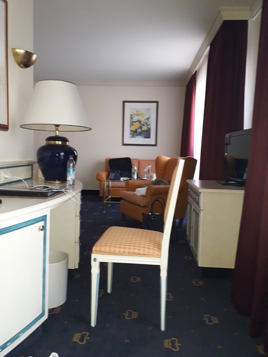 The Monarch Hotel