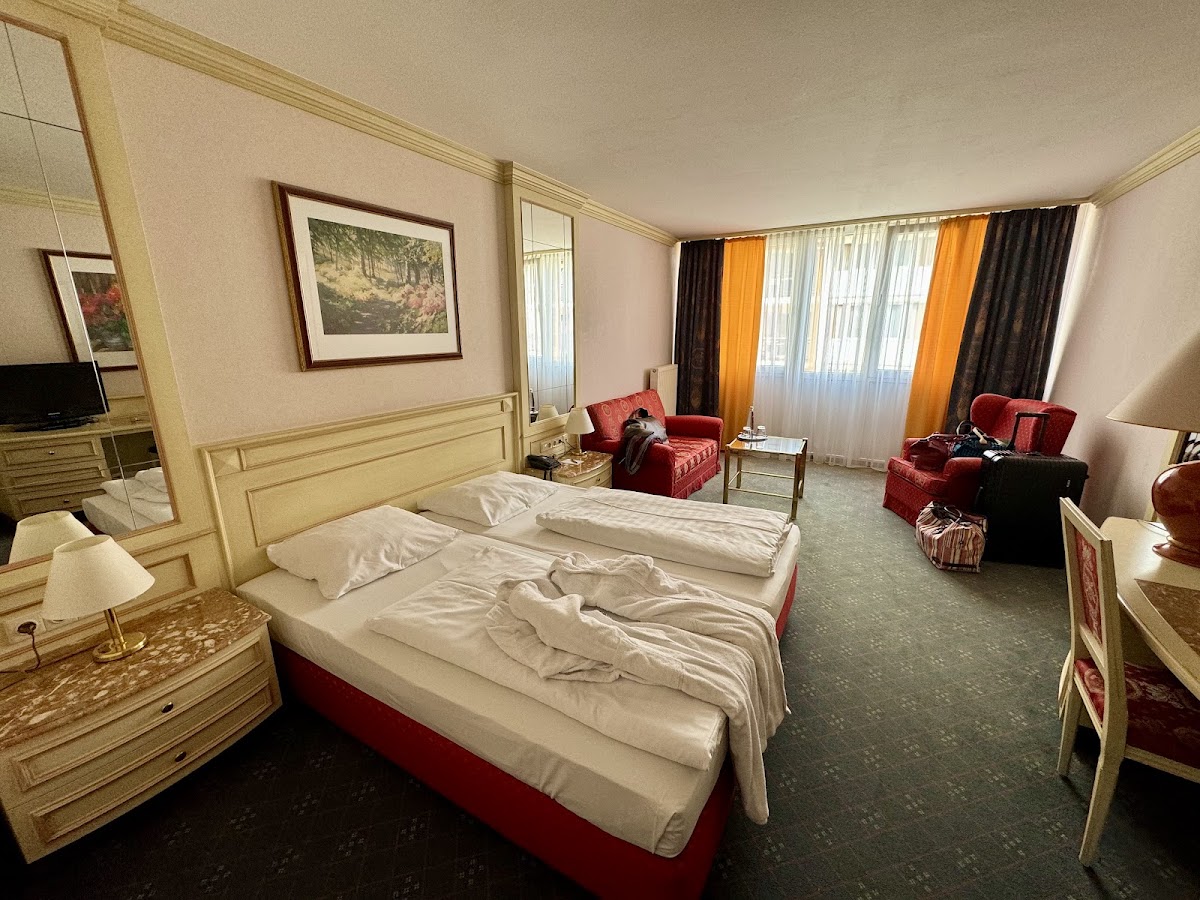 The Monarch Hotel