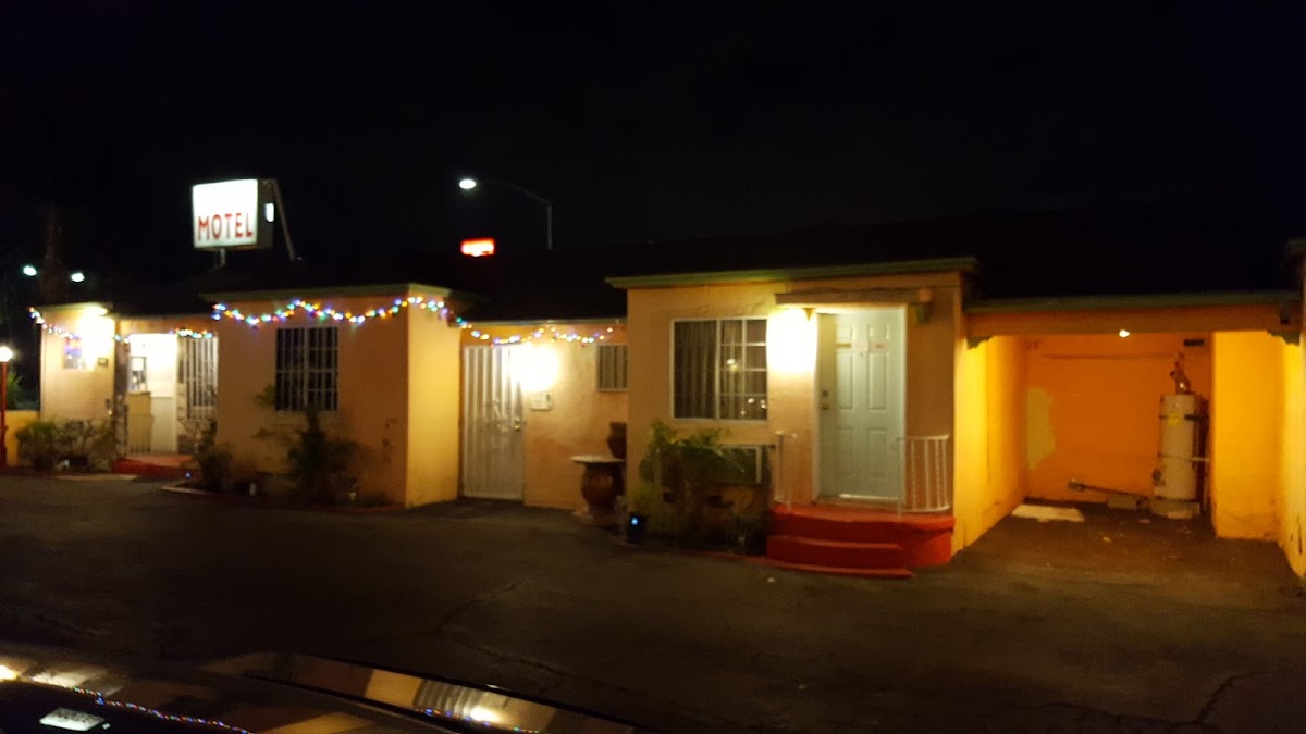 La Petite Rouge Motel