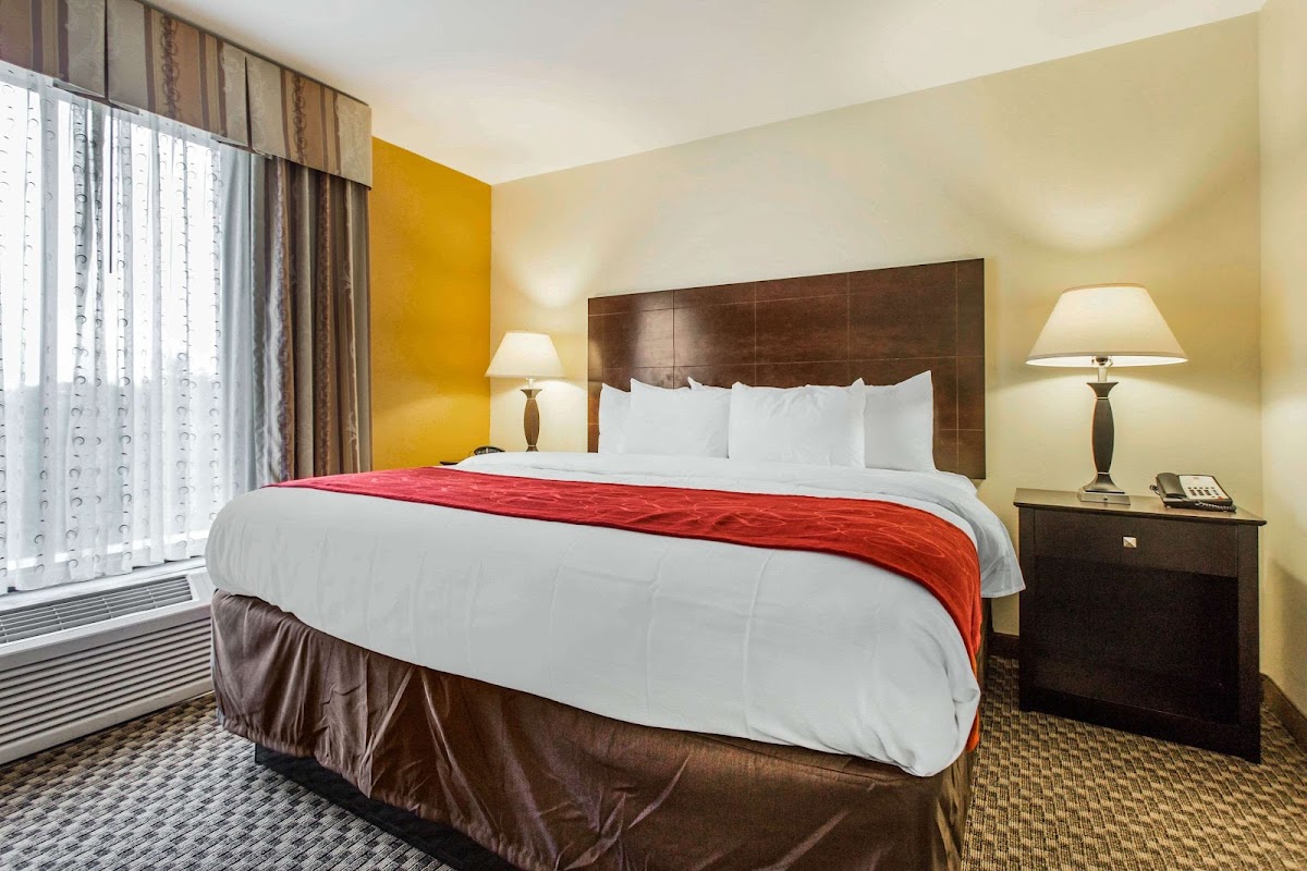 Comfort Suites Clinton near Presbyterian College