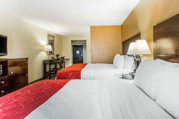 Comfort Suites Clinton near Presbyterian College