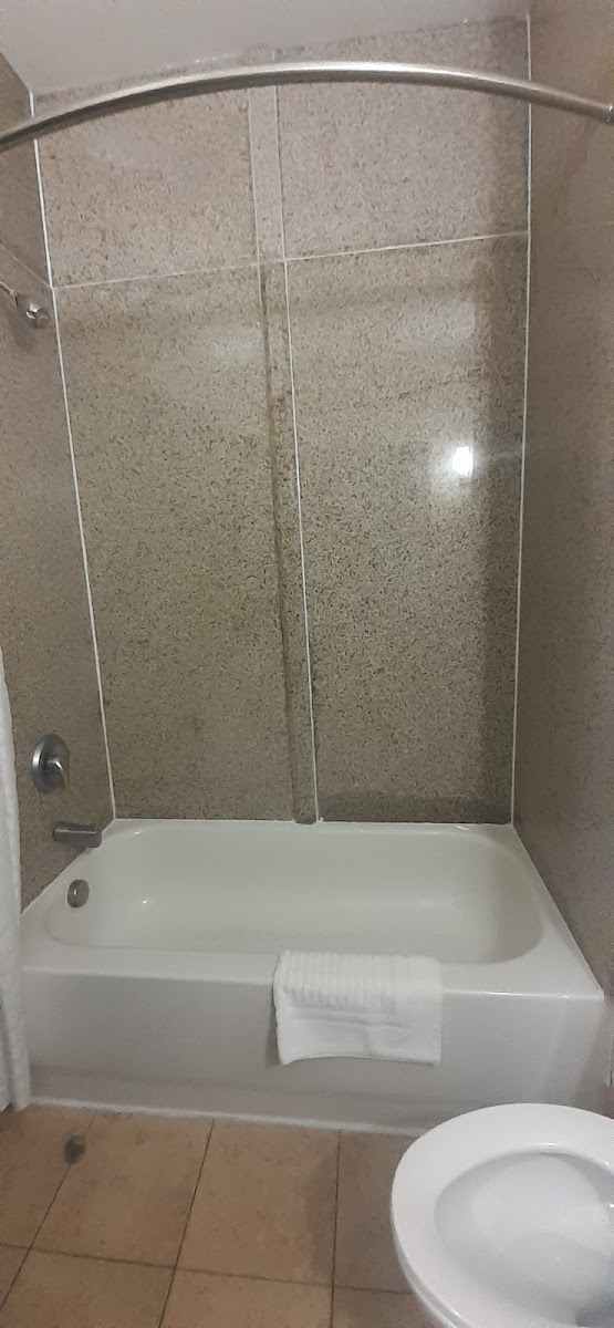 Comfort Suites Clinton near Presbyterian College