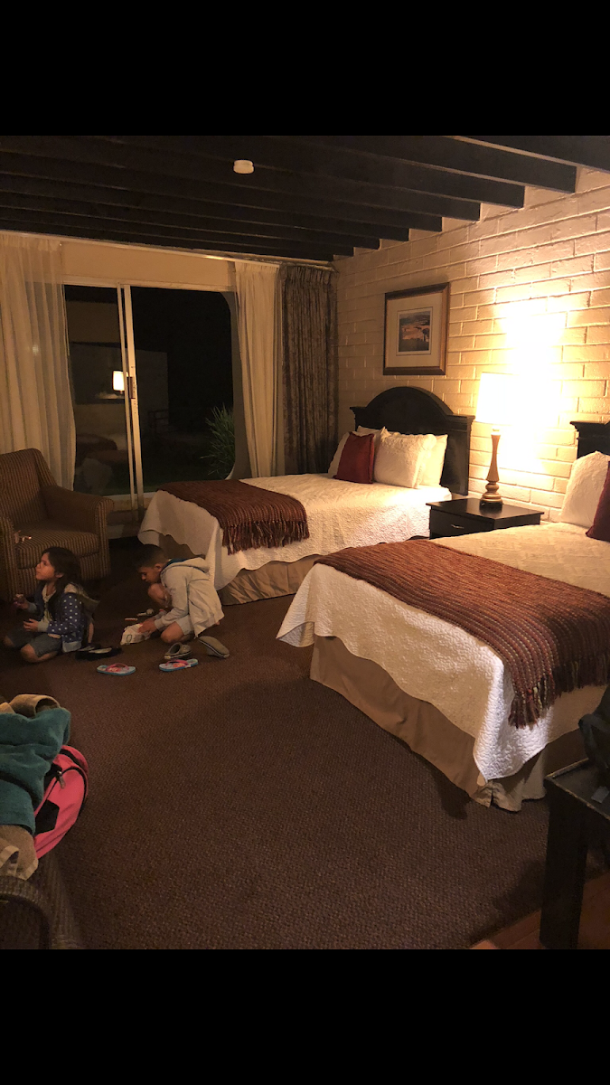California Trailer Park & Hotel
