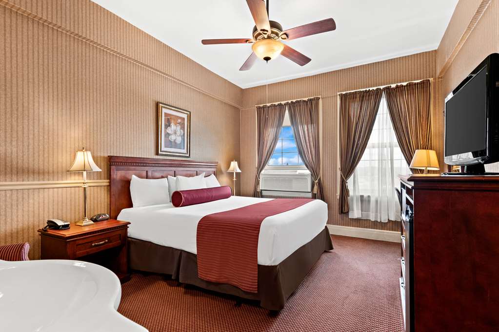 Genetti Hotel, SureStay Collection by Best Western
