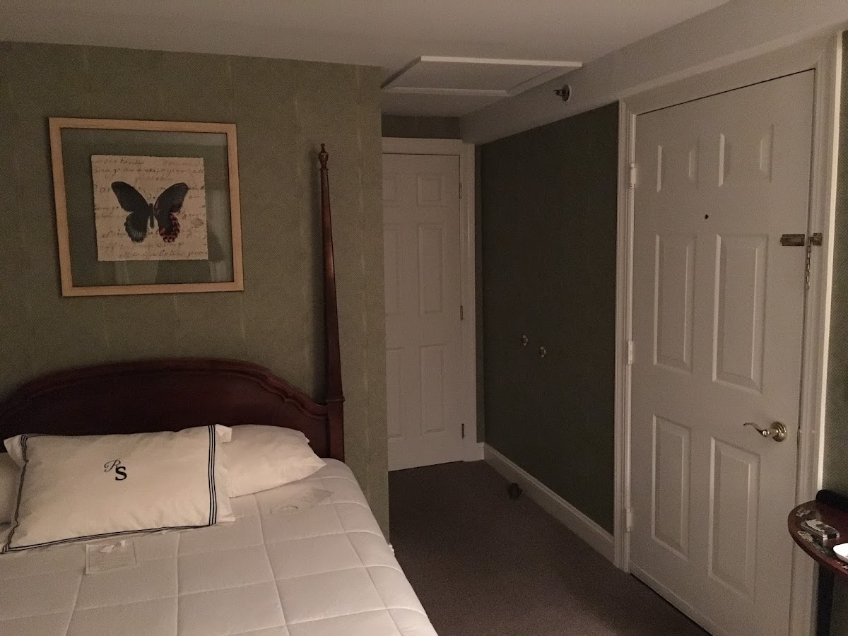 Roger Sherman Inn