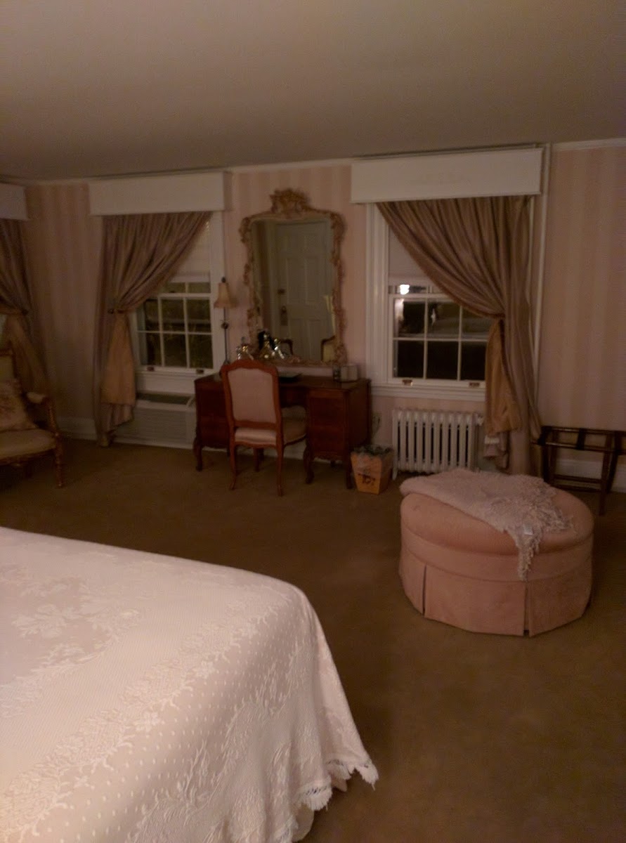 Roger Sherman Inn