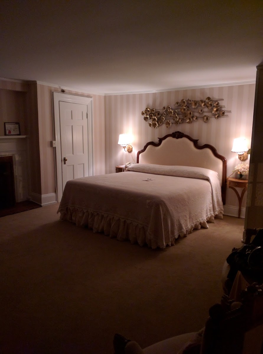 Roger Sherman Inn