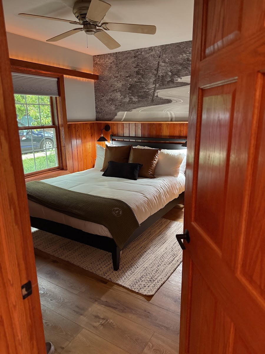 Spruce and Shore Motel