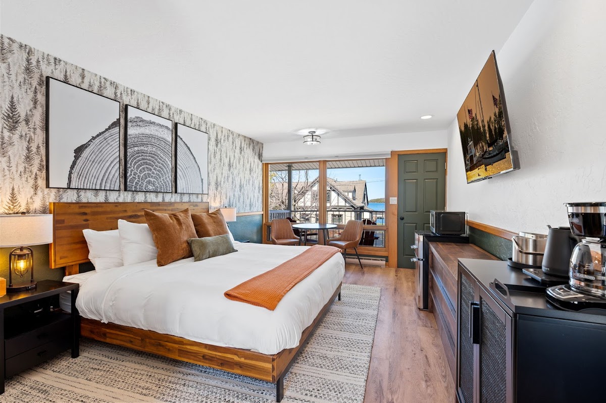 Spruce and Shore Motel