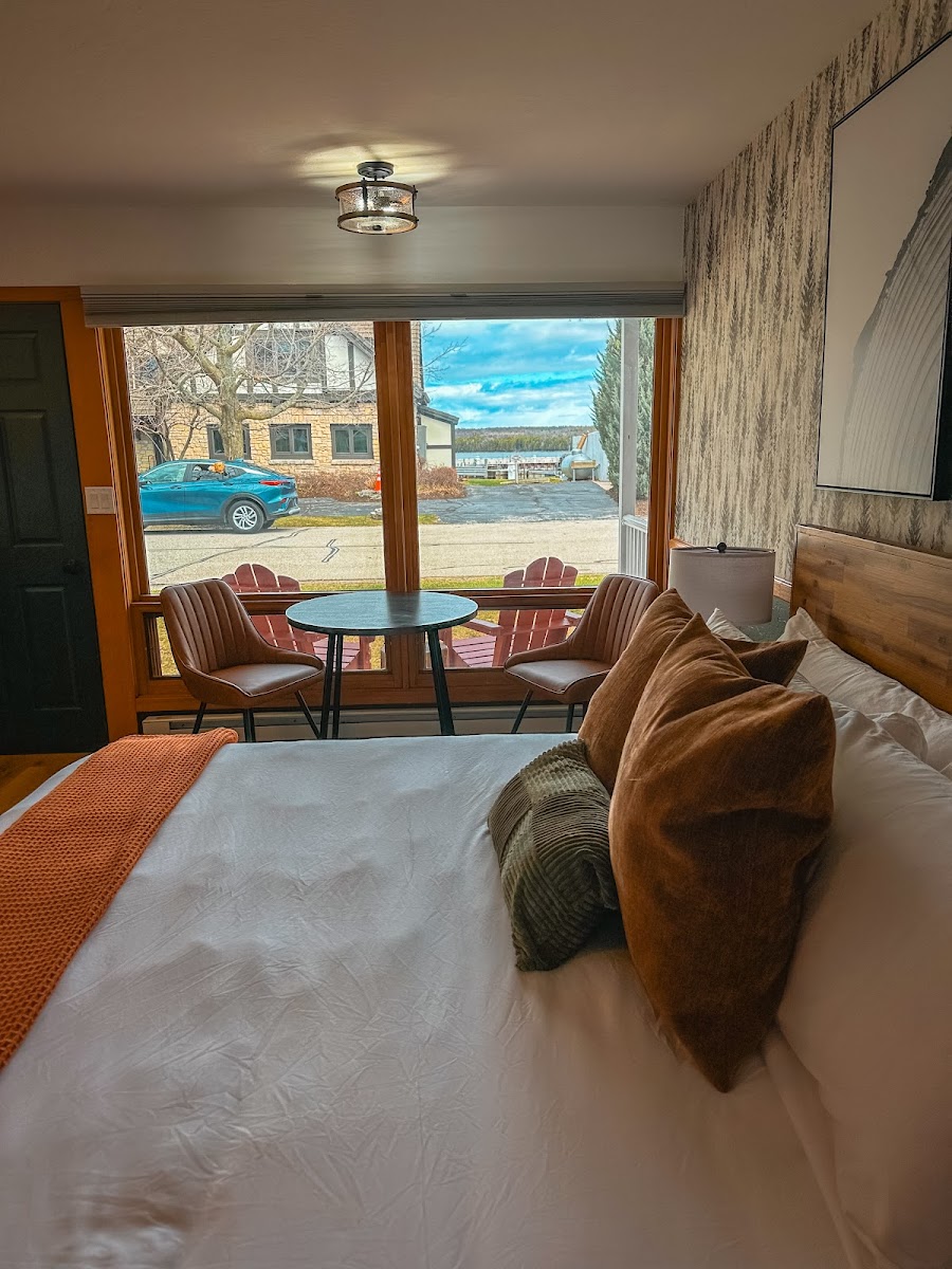 Spruce and Shore Motel