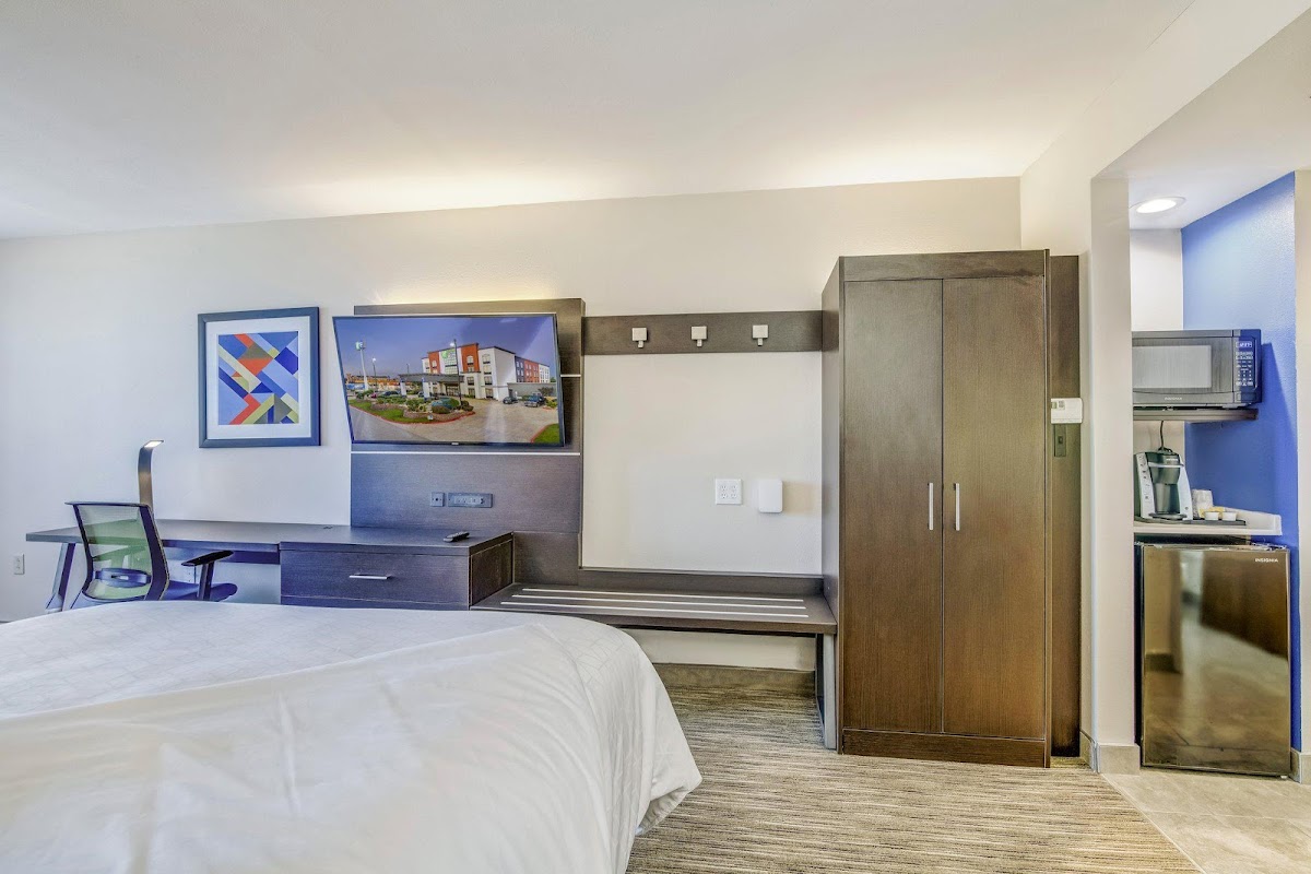 Holiday Inn Express & Suites Longview North by IHG