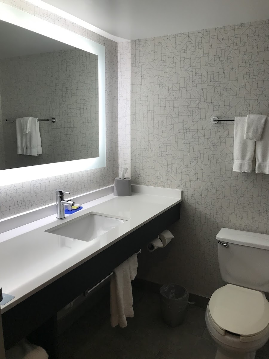 Holiday Inn Express & Suites Longview North by IHG