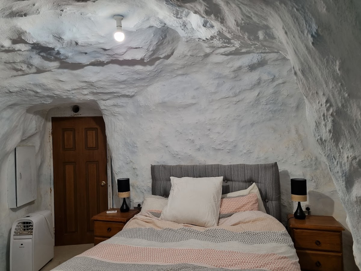 White Cliffs Underground Motel
