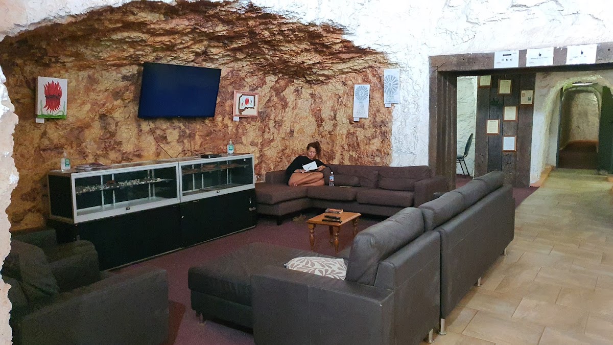 White Cliffs Underground Motel