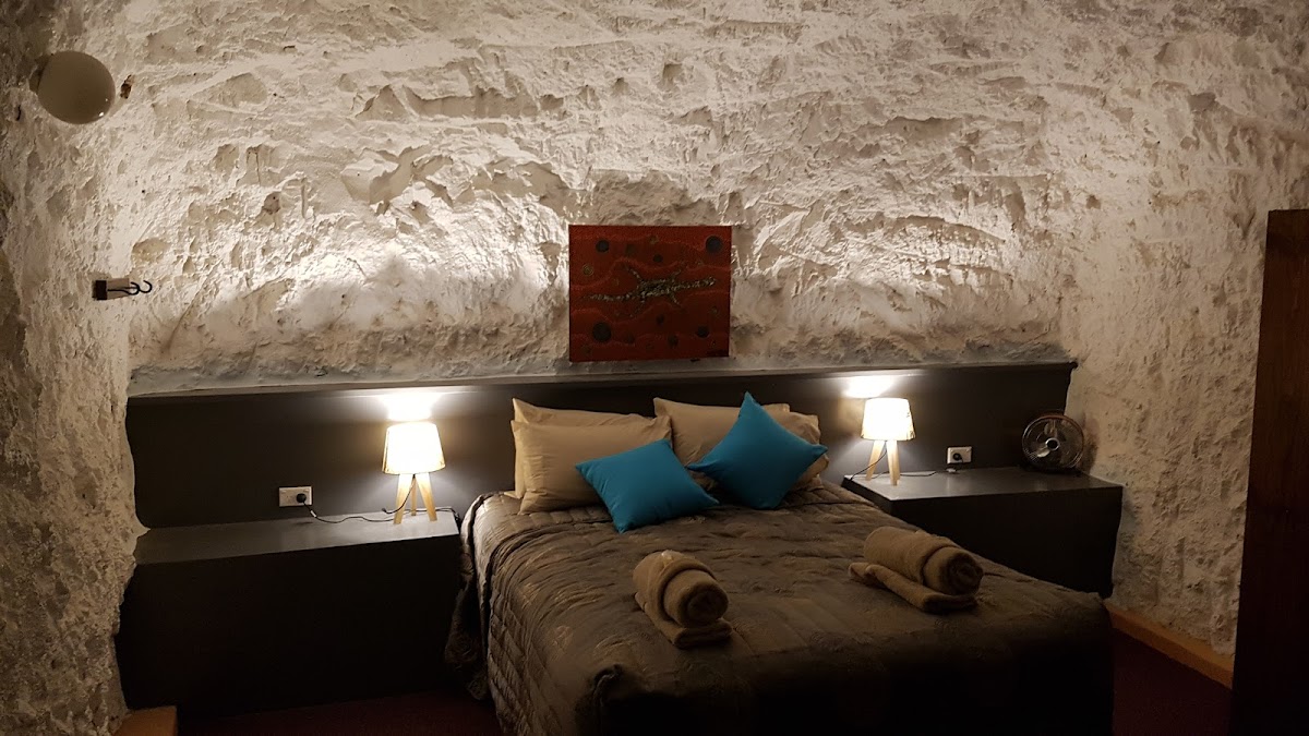 White Cliffs Underground Motel