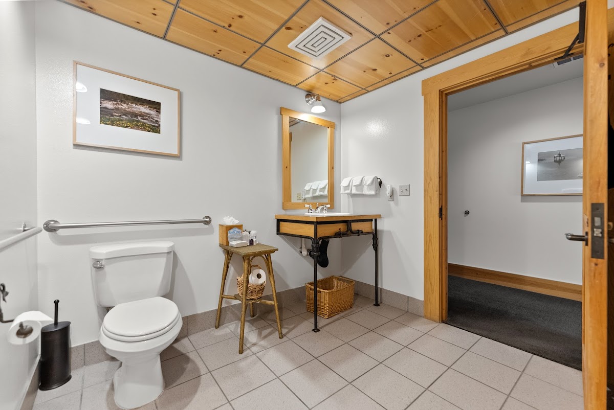 Freestone Inn & Cabins