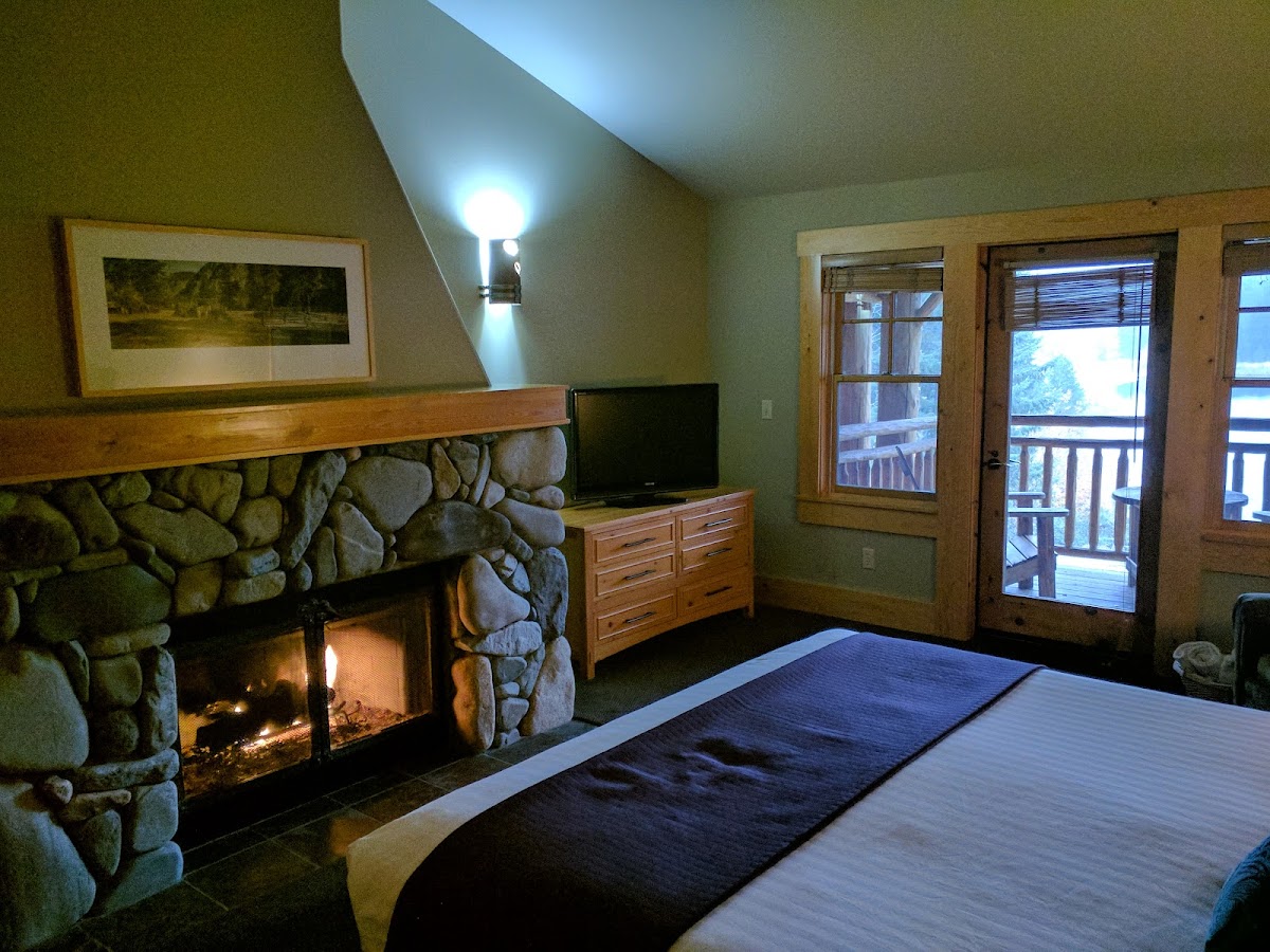 Freestone Inn & Cabins