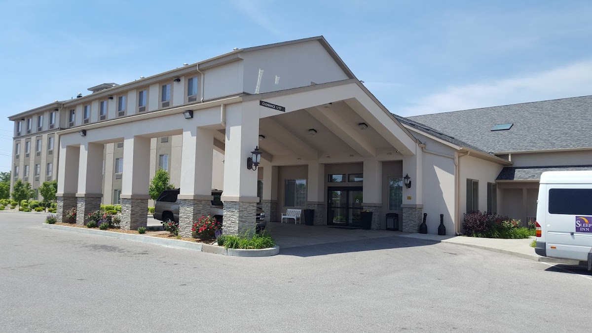 Sleep Inn & Suites And Conference Center Downtown