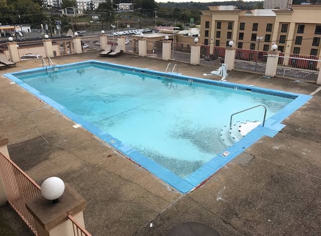 Super 8 by Wyndham Nashville Near Downtown / I-40