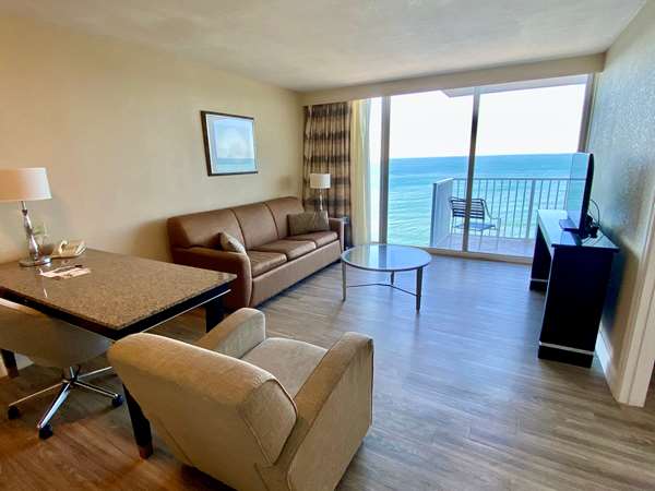 Radisson Suite Hotel Oceanfront